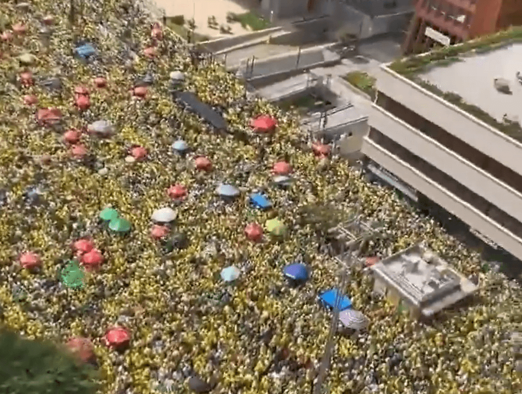 Anti-Government Protest in Brazil Sparks Viral on Twitter